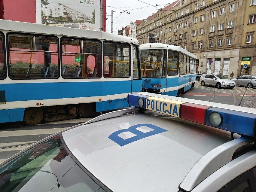 Paraliż w centrum. Zepsuty tramwaj zablokował skrzyżowanie