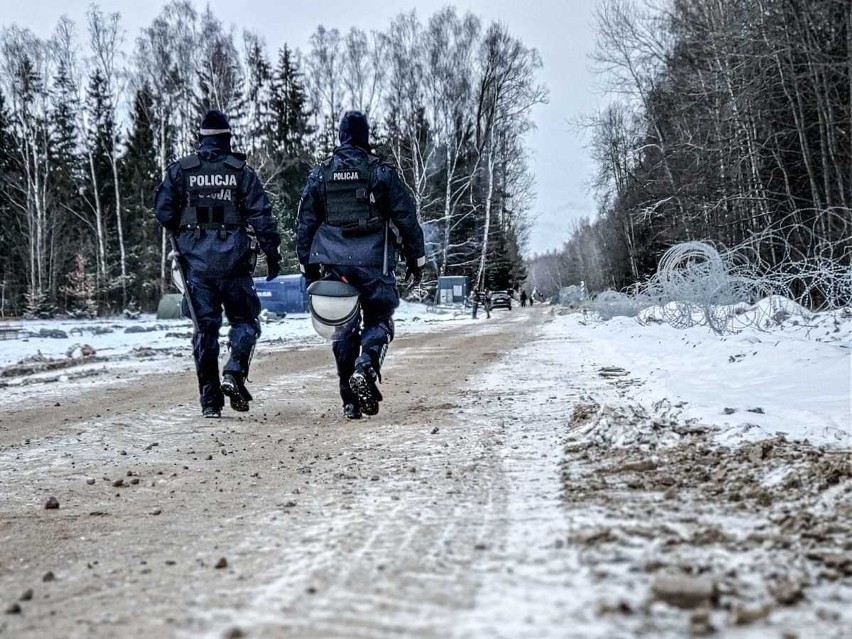 Kryzys na granicy. 70 cudzoziemców próbowało przedostać się nielegalnie z Białorusi do Polski. Pomagali im białoruscy pogranicznicy
