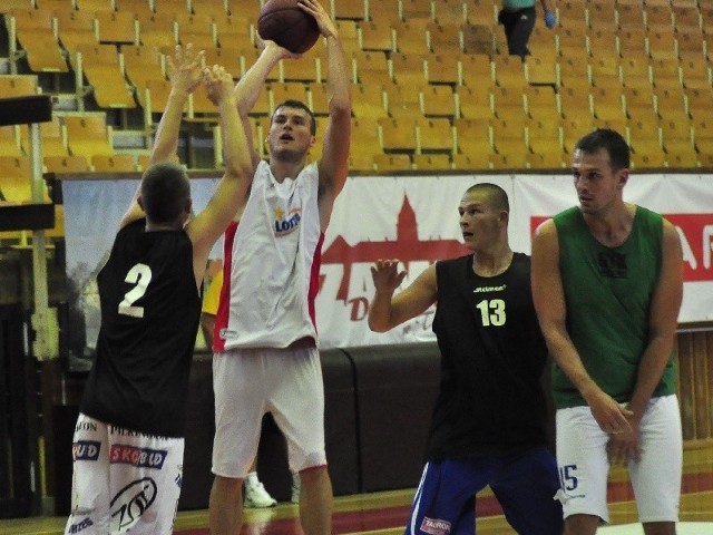 Koszykarzy Siarki Tarnobrzeg czeka w nadchodzącym sezonie mnóstwo grania.