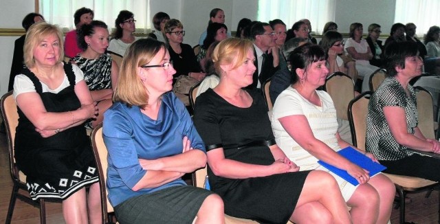 Pierwotnie zakładano, że w projekcie weźmie udział 200 nauczycieli z 22 placówek z terenu powiatu tarnobrzeskiego. Zainteresowanie projektem było tak duże, że zgłosiło się 320 osób.