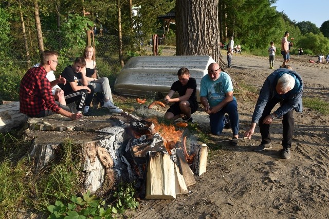 17 czerwca odbyła się zabawa sobótkowa w Zgorzałem nad Jeziorem Raduńskim Górnym. Atrakcji nie brakowało!