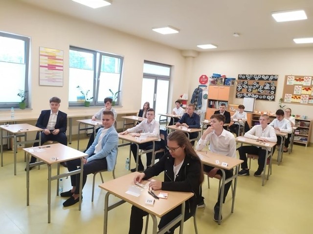 Uczniowie Publiczne Szkoły Podstawowej numer 1 w Białobrzegach pisali egzamin ósmoklasistów.