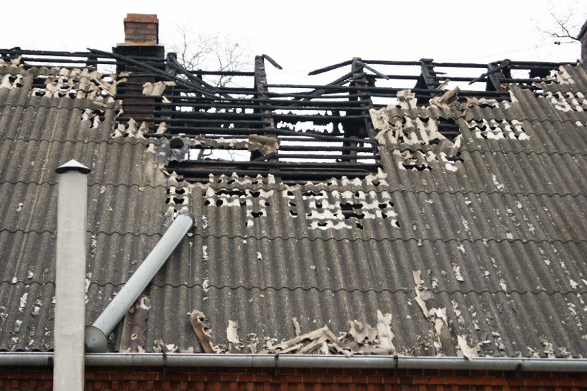 PIECHCIN. Pożar w dawnej szkole - zobacz zniszczenia