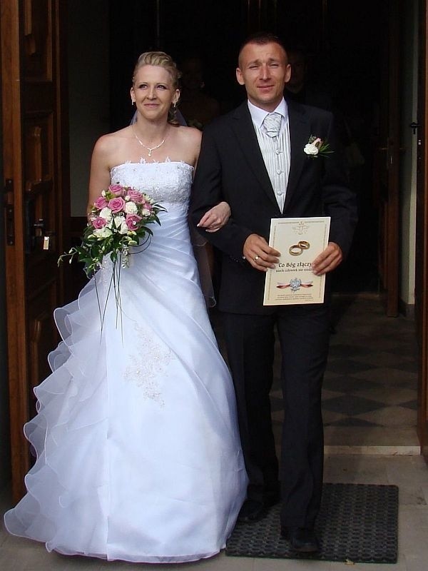 Ślub Dominika Stańca i Agaty odbył się w parafii Świętego Jacka w Leszczynach. 