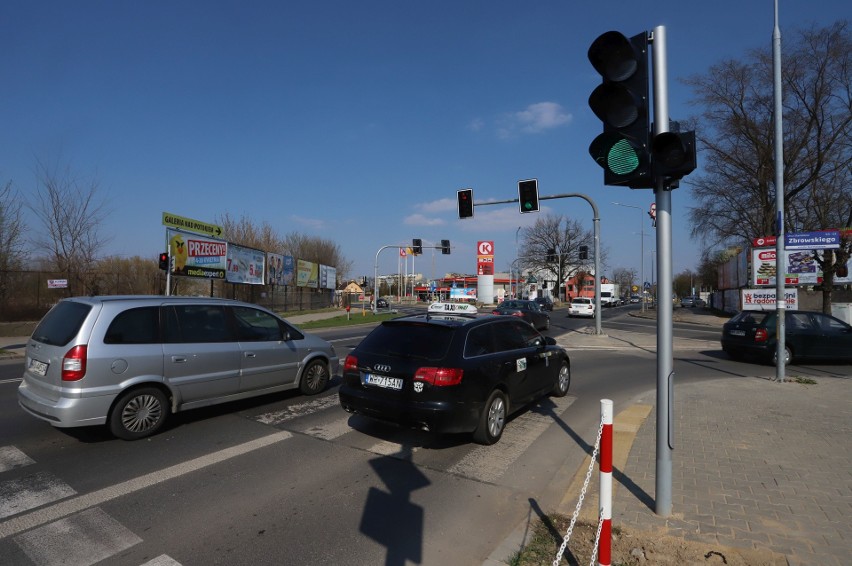 Światła na skrzyżowaniu Struga i Zbrowskiego już działają.