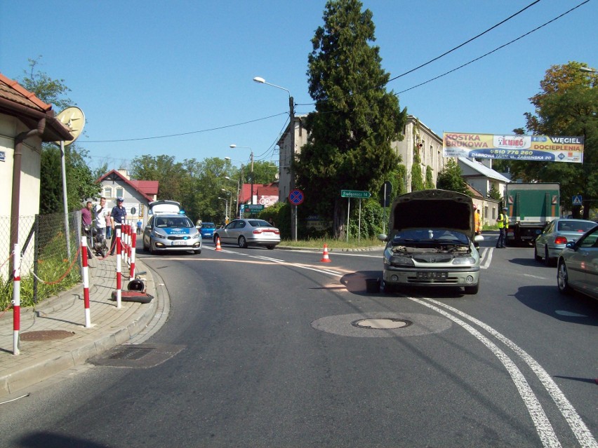 Dąbrowa Tarnowska. Wypadek na skrzyżowaniu, ranny motocyklista trafił do szpitala