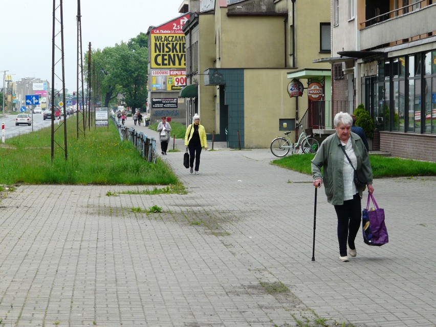 Pabianice w czasie pandemii koronawirusa - w sklepach maseczki i stoimy w kolejkach ZDJĘCIA