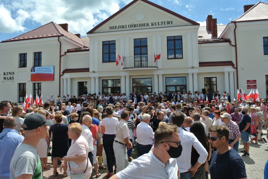 Premier Mateusz Morawiecki spotkał się z samorządowcami i...