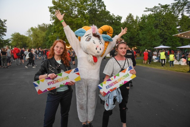 Poznań zaczyna Juwenalia 2018. W ramach festiwalu odbędzie się nie jedna a pięć imprez: Wielkie Grillowanie, Polibuda Open Air, Agronalia, Intergalia i Juwenalia Poznań 2018. Kiedy świętują studenci? Zobacz daty, miejsca i ceny biletów.Sprawdź na kolejnych zdjęciach --->