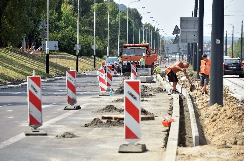 Wymienią asfalt na al. Wyszyńskiego! Planowane jest całkowite zamknięcie jezdni [zdjęcia]