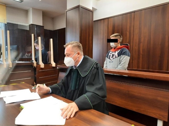 Proces 22-letniego Jakuba T. z Kluczborka ruszył w listopadzie 2021 r. przed Sądem Okręgowym w Opolu. Mężczyzna został skazany na rok i 6 miesięcy więzienia. Wyrok nie jest prawomocny.