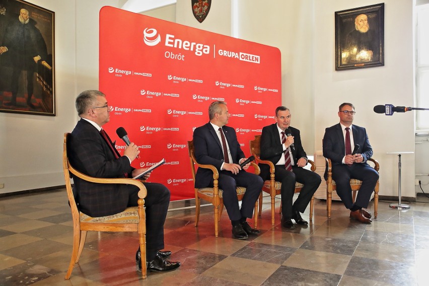 W spotkaniu z Jarosławem Wróblem, prezesem Energa Obrót,...