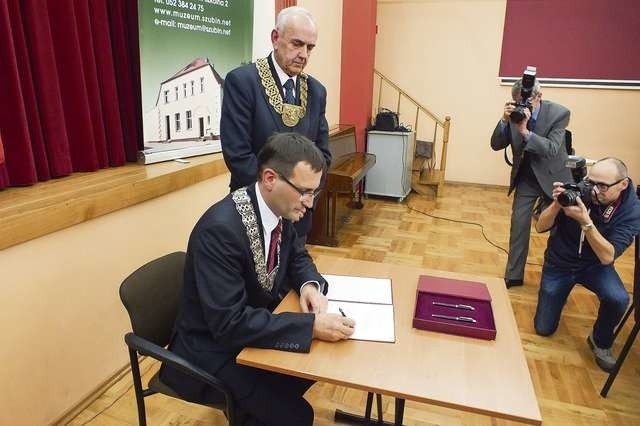 Podczas sesji Rady Miejskiej Artur Michalak został oficjalnie zaprzysiężony na burmistrza gminy Szubin