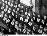 8,5 tys. nazwisk esesmanów w upublicznionej bazie "Załoga SS KL Auschwitz"