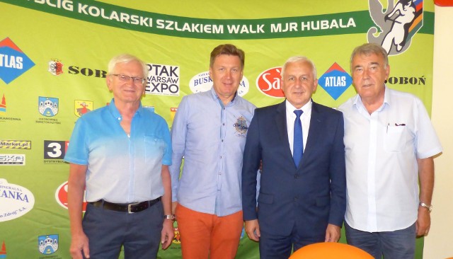 Busko jest już gotowe do Wyścigu Hubala - potwierdzają (od lewej): Stanisław Walasek, Andrzej Sypytkowski, Waldemar Sikora, Włodzimierz Rezner.