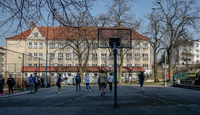 Jak zaplanować dłuższy wyjazd z uczącym się dzieckiem, by...