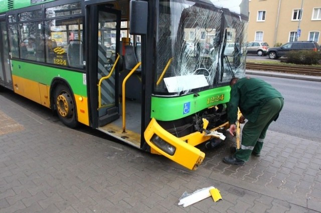 Zderzenie autobusu z tramwajem w Poznaniu