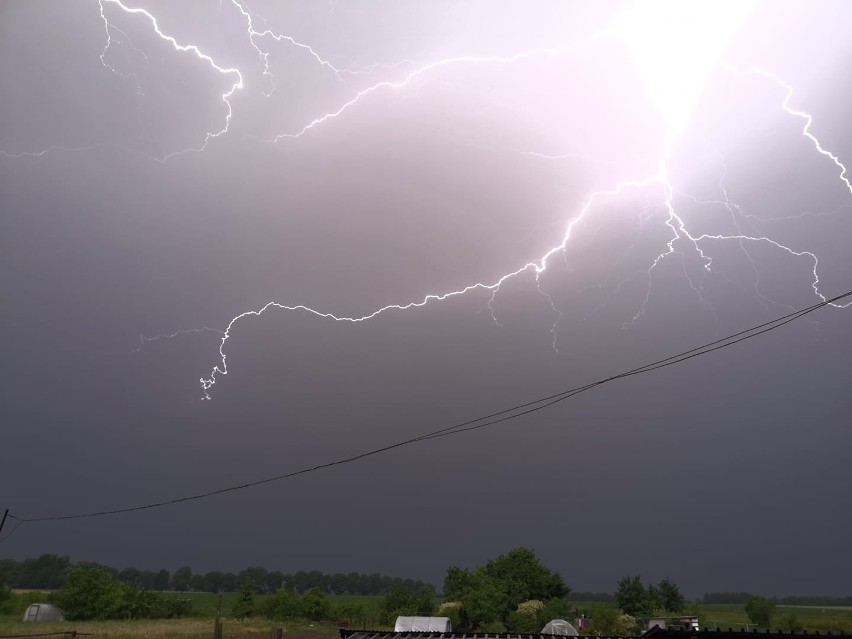 Nad Słupskiem przeszła ogromna burza. Zobaczcie jak...