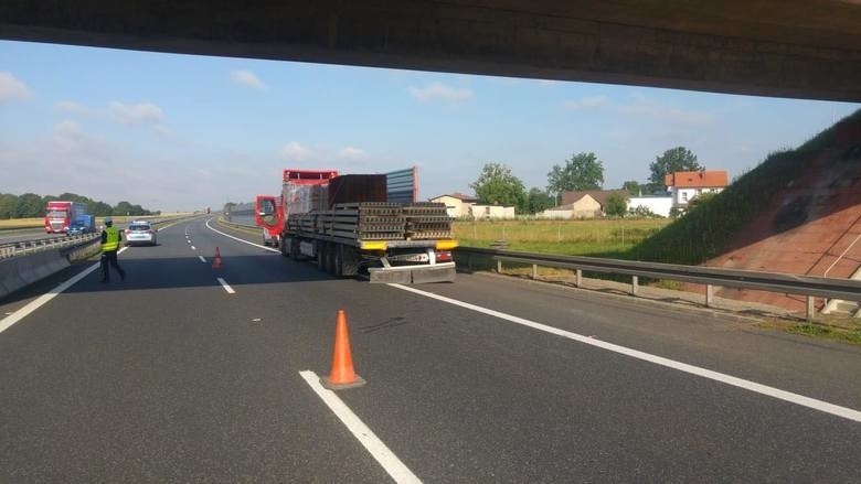 Trzy osoby ranne w wypadku pod Krapkowicami. Autostrada A4 jest już odblokowana