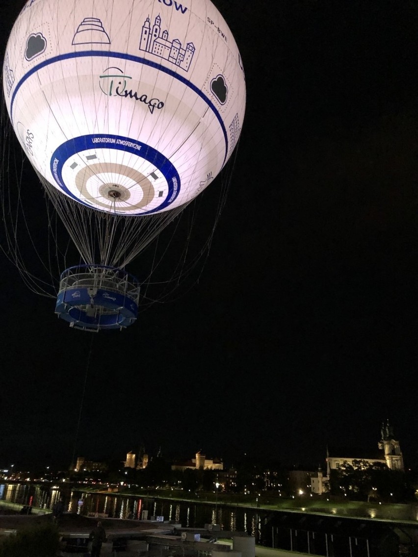 Kraków. Balon znów unosi się nad miastem. Zobacz niesamowite widoki z wysokości 150 metrów [ZDJĘCIA]