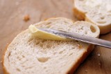 Czym smarować chleb, jeśli nie masłem i margaryną?