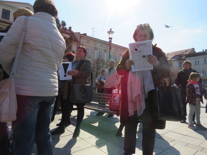 Wadowice. 15 kwietnia. Protest w obronie nauczycieli