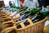 Jak wzrost cen wpłynie na rynek alkoholi w Polsce? Najtrudniej będzie miała branża win. Czy Polacy ograniczą kupno oraz sprzedaż trunków?