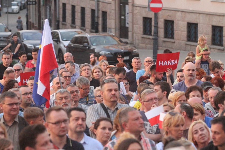 Wielka manifestacja w centrum Kielc „Wolne Sądy” z tysiącami uczestników  