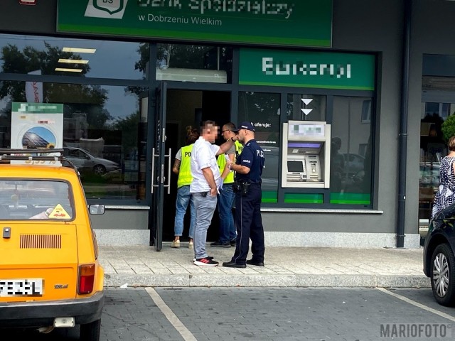 Napad na placówkę bankową w Opolu.