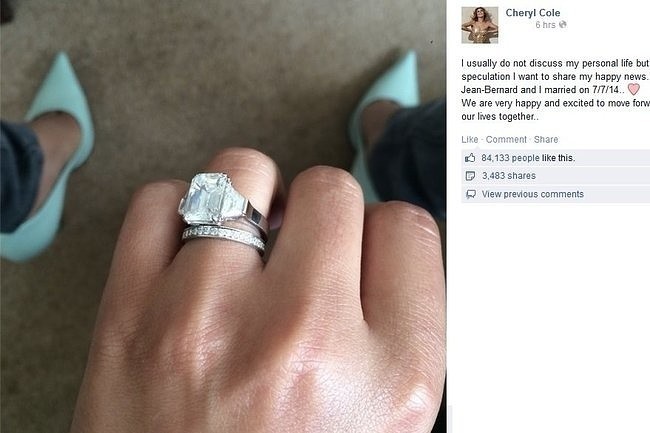 Pierścionek zaręczynowy i obrączka Cheryl Cole (fot. screen...