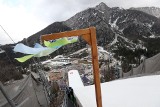 Skoki w Planicy dzisiaj przegrały z wiatrem. Pierwszy konkurs Pucharu Świata w lotach narciarskich został przełożony