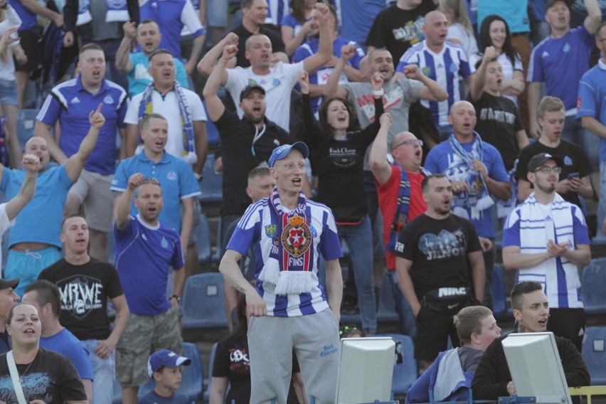 Ruch Chorzów - GKS Katowice 1:0. Tak cieszyli się kibice i piłkarze Niebieskich ZDJĘCIA