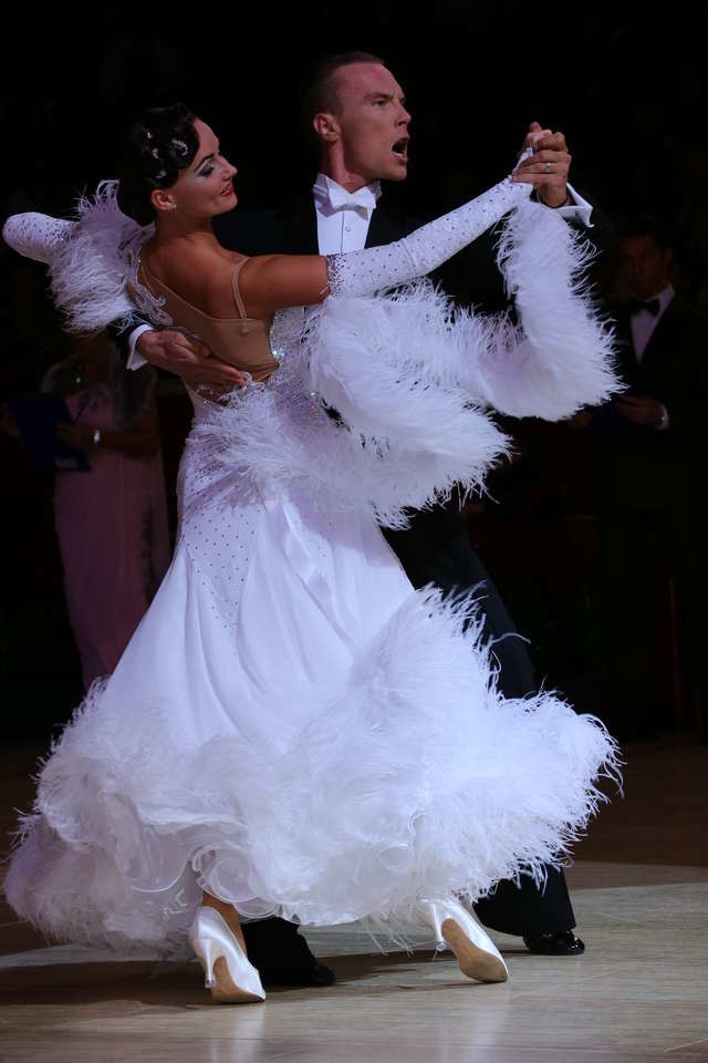 Bydgoscy mistrzowie świata  w tańcach standardowych - Marek Kosaty i Paulina Glazik