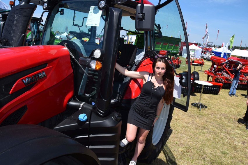 Kobiety coraz chętniej wsiadają na traktory [zdjęcia]
