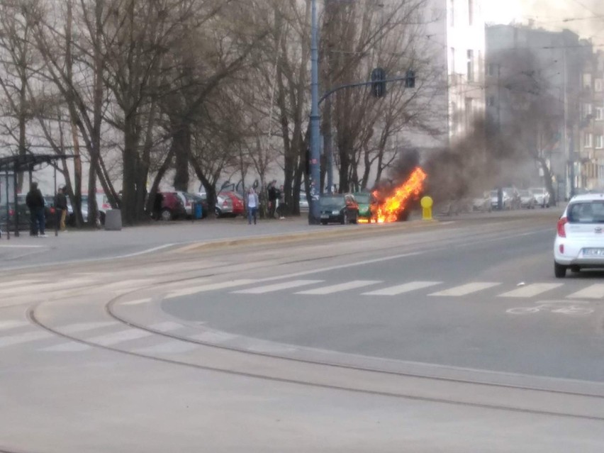 Pożar aut na Piotrkowskiej! [zdjęcia]