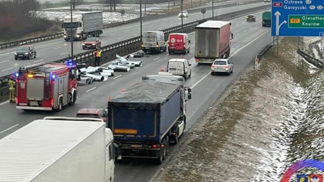 Przed kolizję na autostradzie A1 w Gliwicach tworzą się ogromne korki. Kierowcy powinni zachować szczególną ostrożność >>>