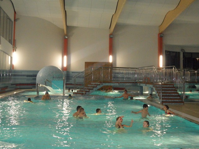 Szaleństwo na basenie to świetny pomysł na spędzenie ferii w aktywny sposób
