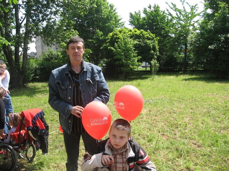 Pan Marcin Radomski był na pikniku razem z synem Damianem