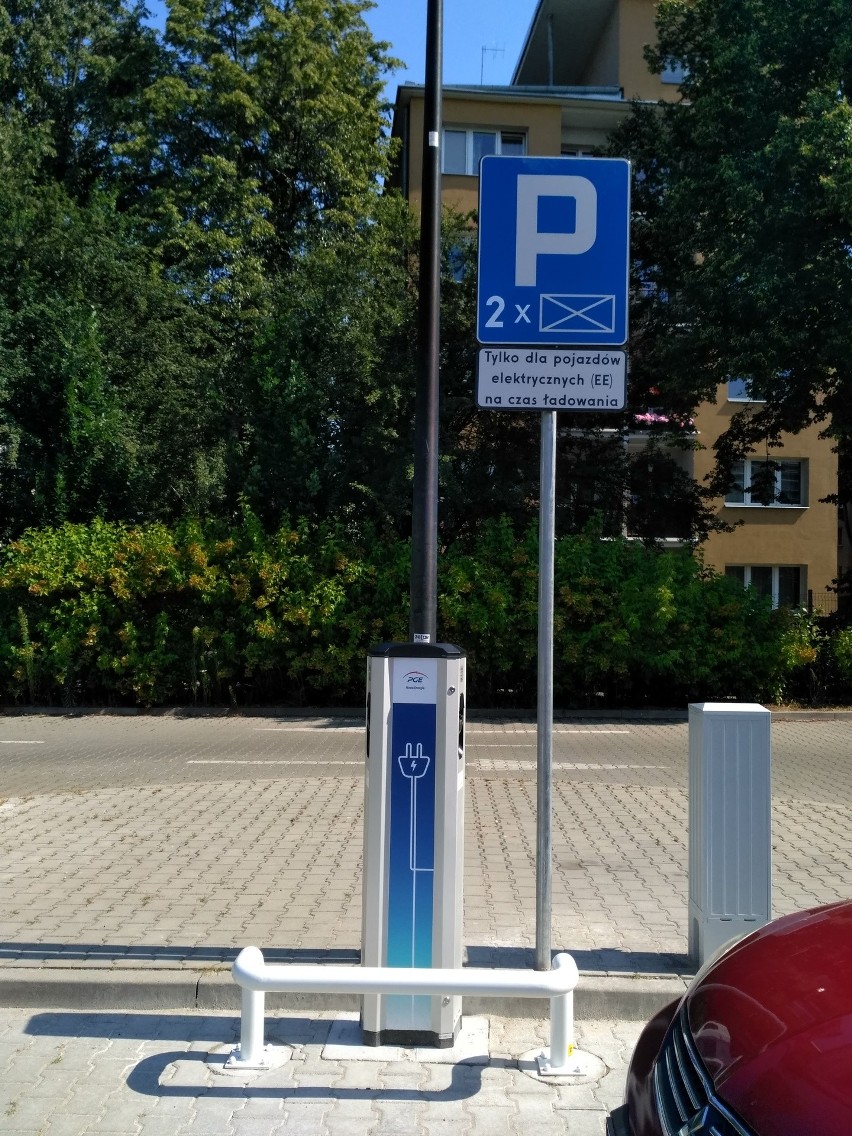 W Lublinie naładujesz samochód elektryczny. Miasto planuje utworzenie kolejnych stacji ładowania pojazdów