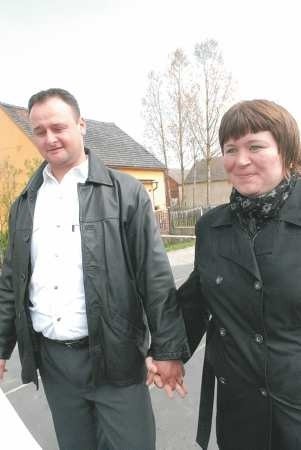 Dorota i Daniel Górni głosowali za utrzymaniem stanu obecnego. Mają samochód, jest im obojętne, gdzie jest stolica powiatu