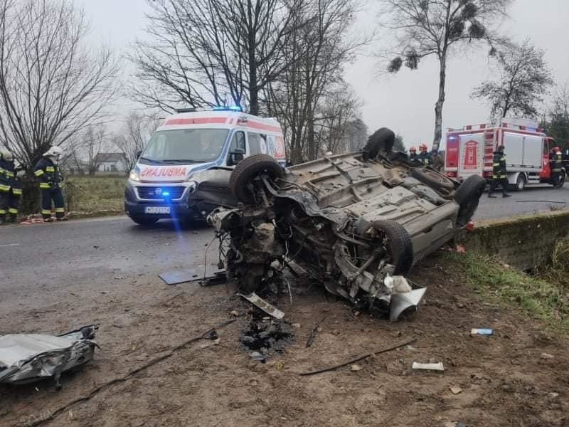 Ulatowo-Pogorzel. Poważny wypadek drogowy, 27.11.2019. Po ciężko rannego kierowcę przyleciał śmigłowiec