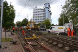 Remont torowiska na al. Hallera. Zazieleni się następny odcinek