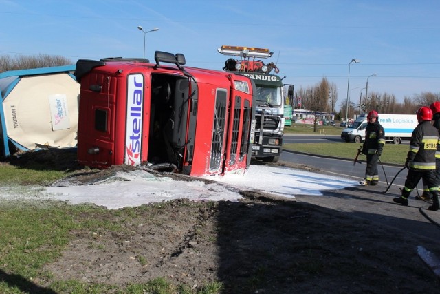 Wypadek ciężarówki z cysterną w Chełmie