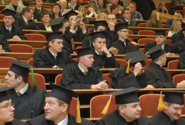 Już w czerwcu absolwenci dwóch kierunków na UTP otrzymają poza dyplomem także certyfikat