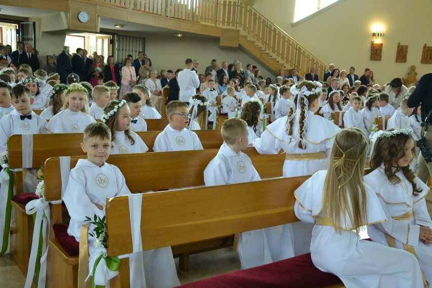 W parafii Bł. M. Kozala w Lipnie dzieci przystąpiły do Pierwszej Komunii Świętej