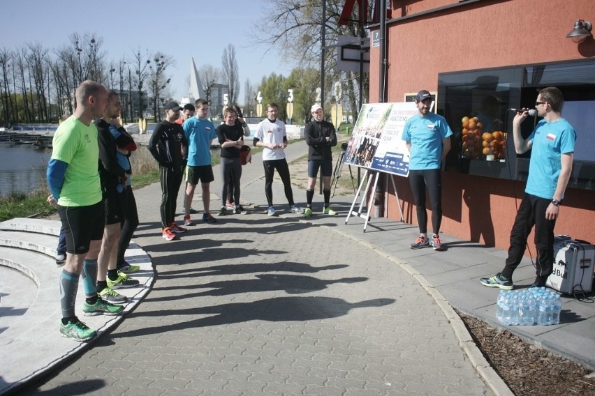 Wings For Life World Run w Poznaniu: Rozgrzewali się przed...