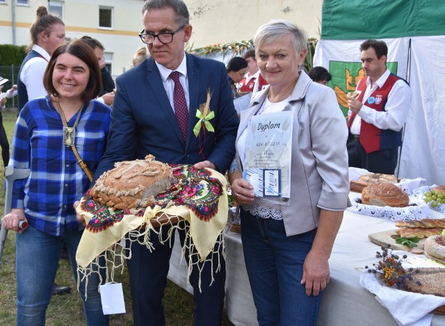 W konkursie na chleby dożynkowe KGW Łodzia zajęło drugie miejsce