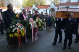 Wspomnienie o podpułkowniku, doktorze Januszu Kamockim, wybitnym sandomierzaninie. Na cmentarzu katedralnym odbył się jego pogrzeb [ZDJĘCIA]