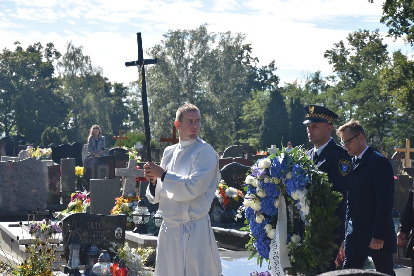 Pogrzeb Adama Fudalego. Pożegnanie prezydenta na cmentarzu parafialnym ZDJĘCIA I WIDEO