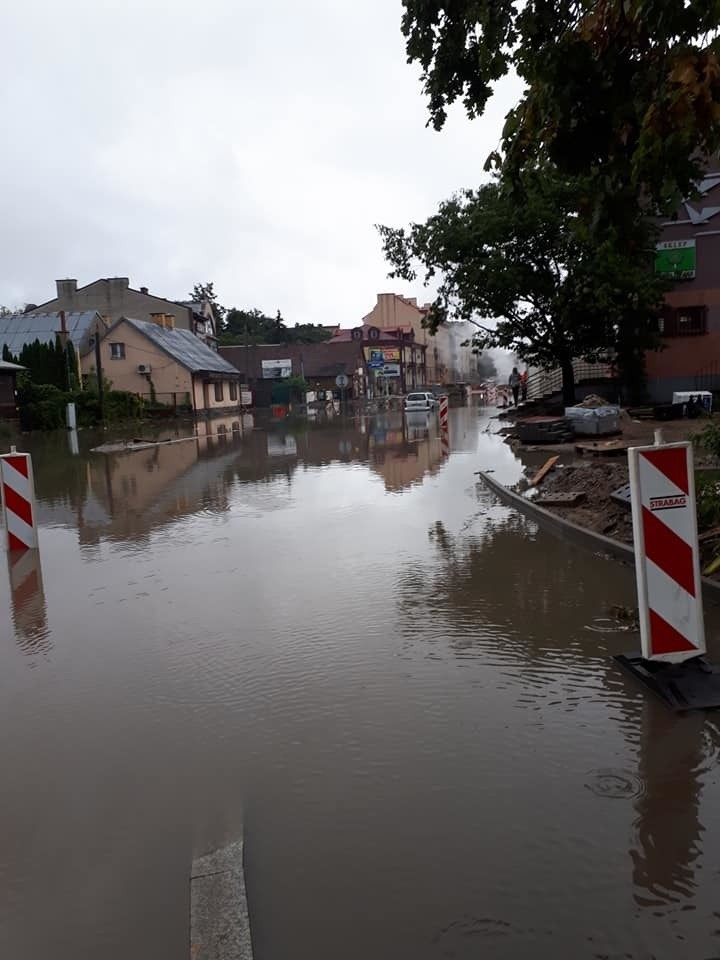Wielka ulewa w Białymstoku. Znowu zalało ulice i sparaliżowało ruch w mieście [ZDJĘCIA] 21 sierpnia 2019 r.